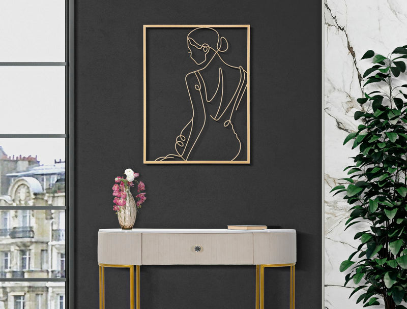 Ülő Nőt ábrázoló Aranyszínű Modern Fém Fali Dekoráció