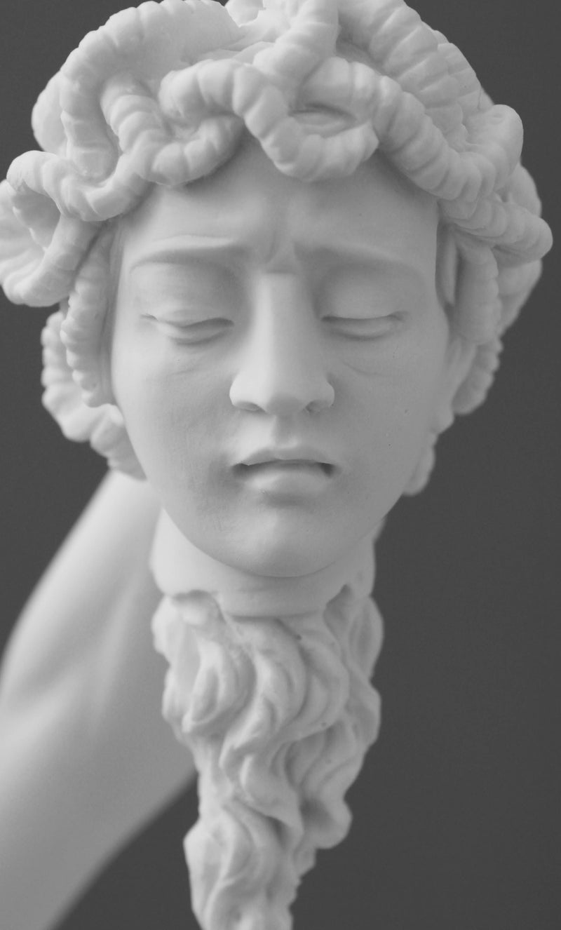 Perszeusz szobor Medusa fejével