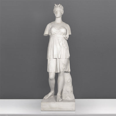 Diana a vadászat és a hold istennője - Életnagyságú szobor
